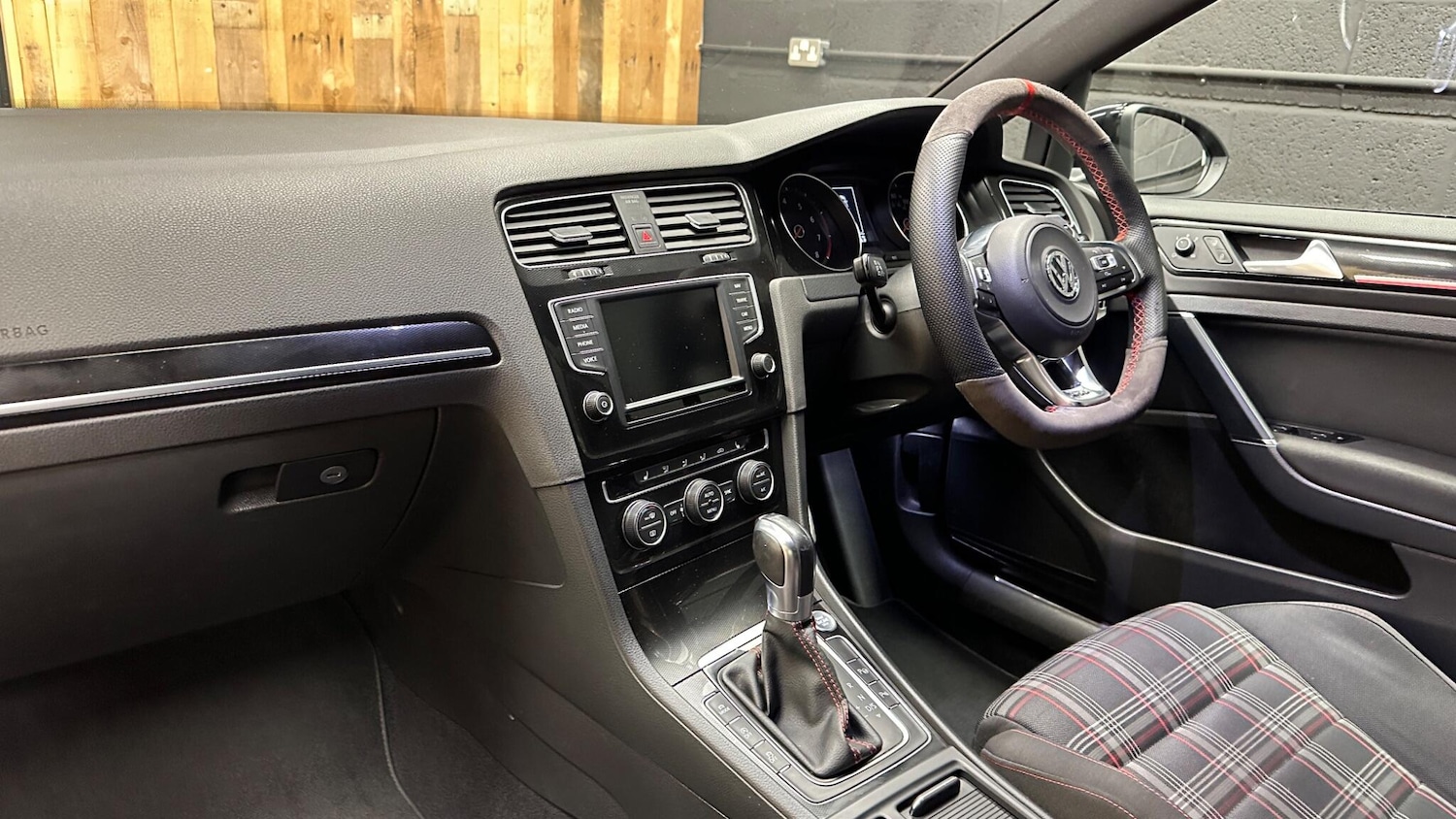 Used Volkswagen Golf 2016 for sale - 76370322: Photo 15