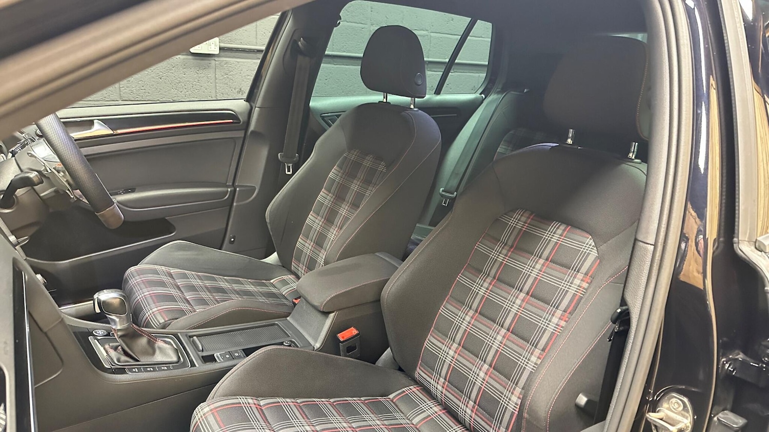 Used Volkswagen Golf 2016 for sale - 76370322: Photo 41