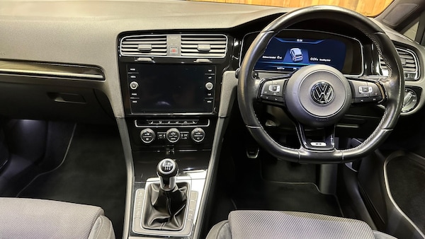 Used Volkswagen Golf 2017 for sale - 76095117: Photo 35