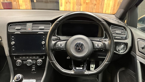 Used Volkswagen Golf 2017 for sale - 76095117: Photo 36