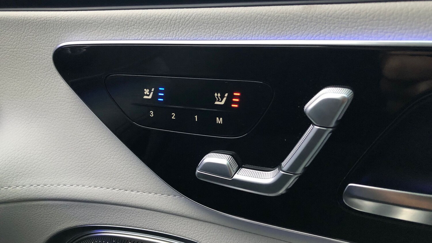 Used Mercedes-Benz EQA 2024 for sale - 76949455: Photo 33