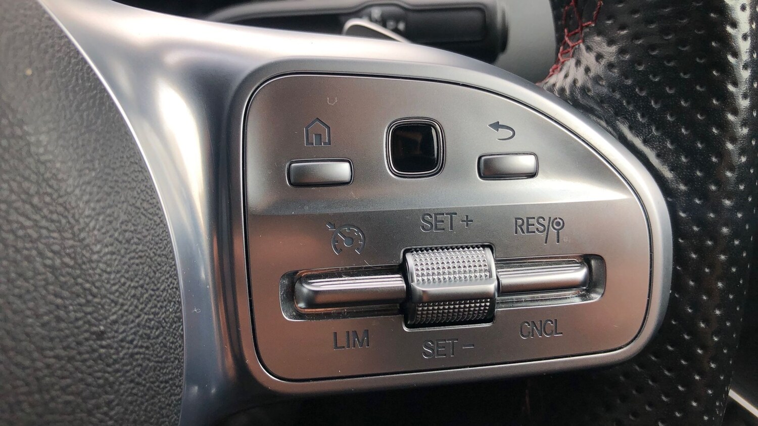 Used Mercedes-Benz GLA 2021 for sale - 76418627: Photo 30