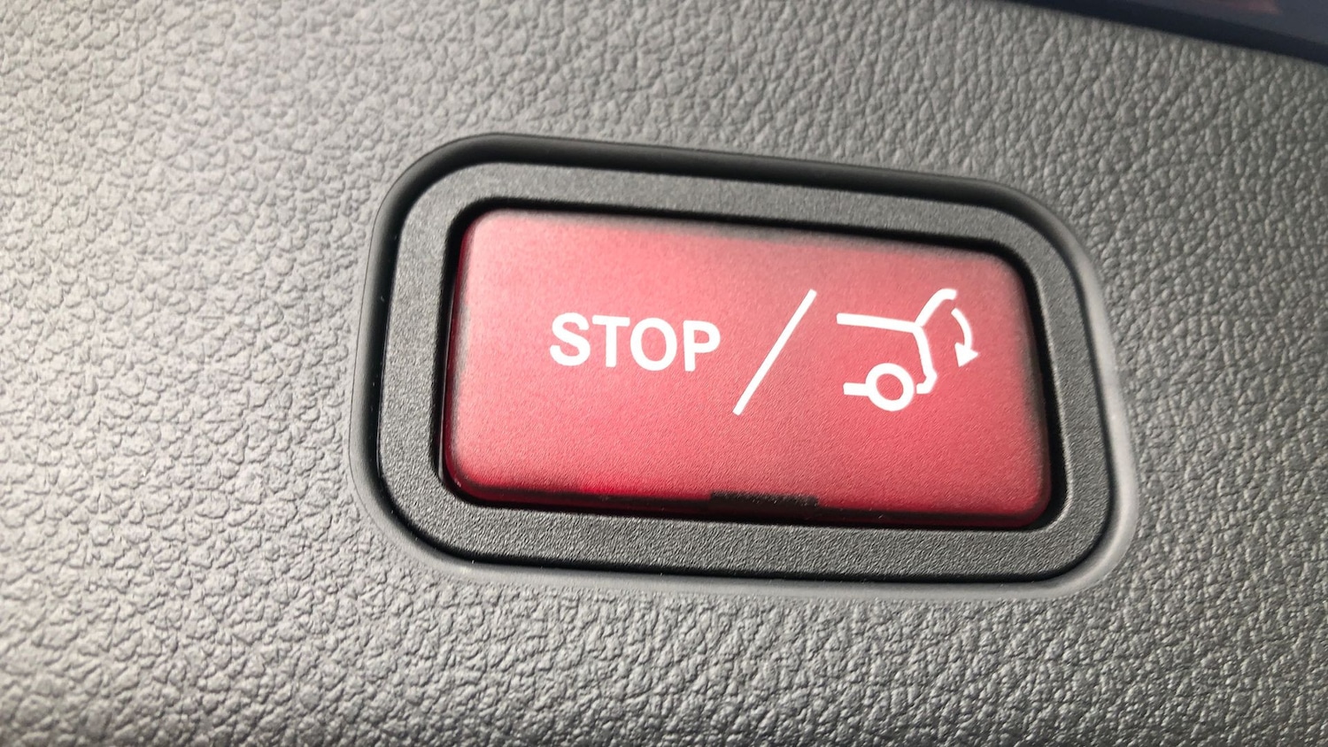 Used Mercedes-Benz GLC 2023 for sale - 76413700: Photo 21