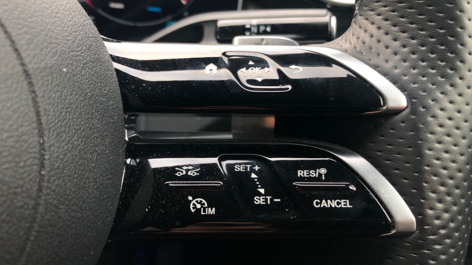 Used Mercedes-Benz GLC 2023 for sale - 76413700: Photo 25