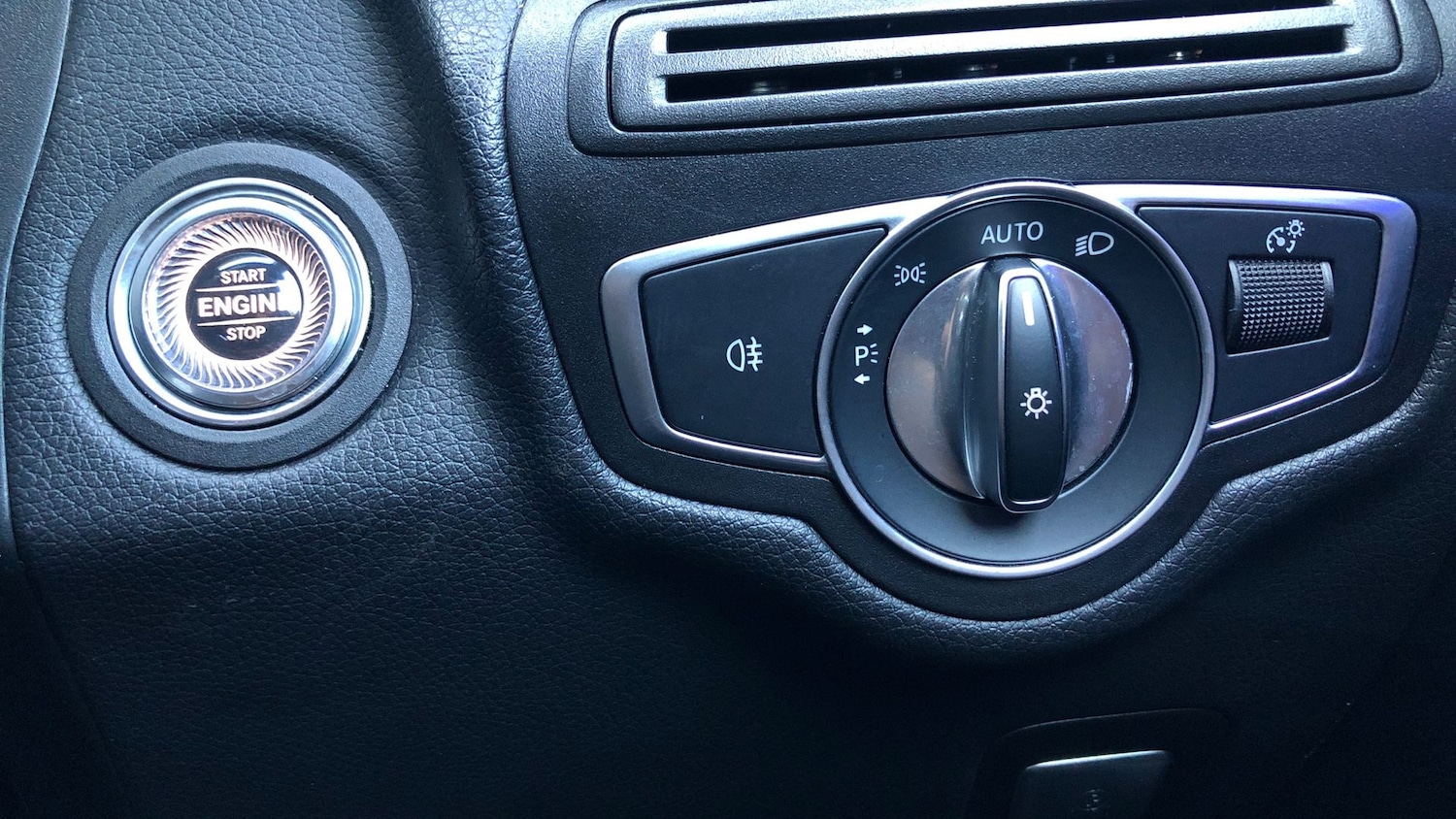 Used Mercedes-Benz GLC 2019 for sale - 76413753: Photo 31