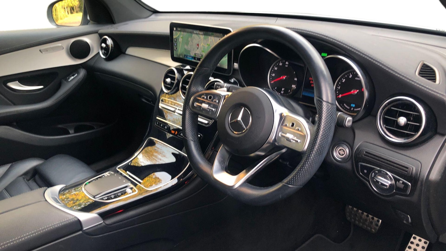 Used Mercedes-Benz GLC 2023 for sale - 76413567: Photo 3