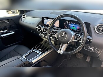 Used Mercedes-Benz GLA 2023 for sale - 77750433: Photo