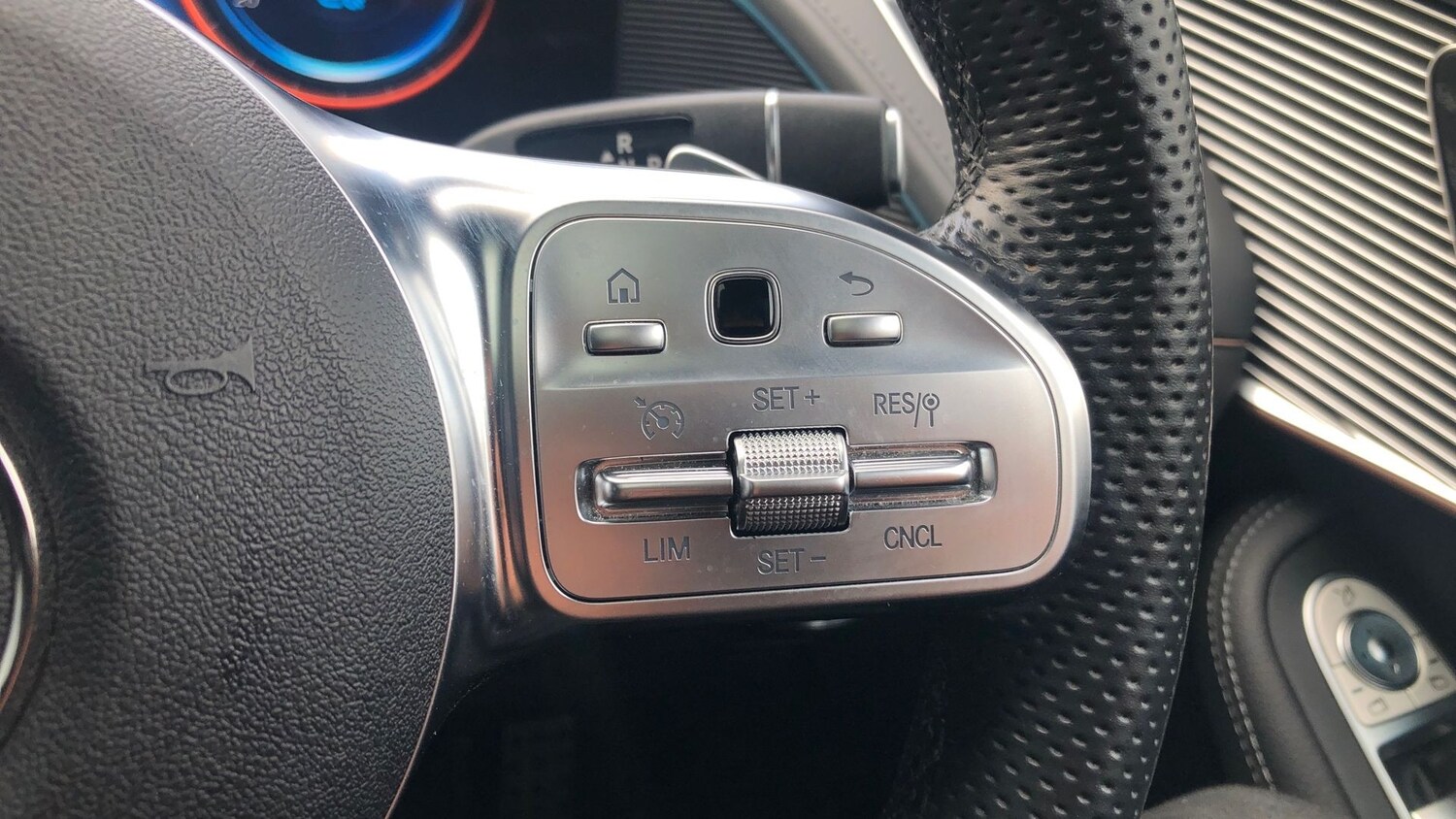 Used Mercedes-Benz EQC 2023 for sale - 76555290: Photo 34