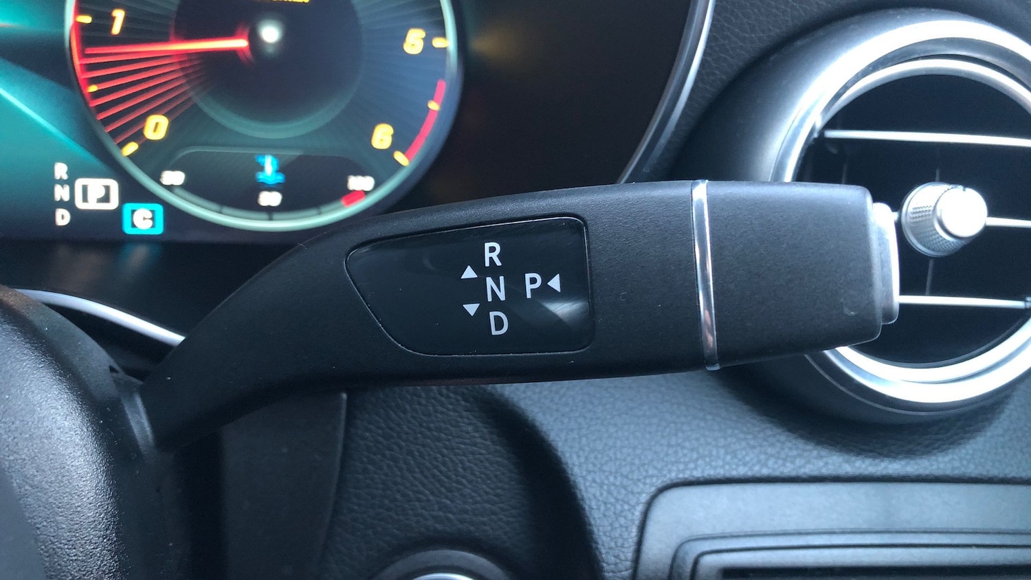 Used Mercedes-Benz GLC 2020 for sale - 76951500: Photo 33