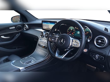 Used Mercedes-Benz GLC 2020 for sale - 76951500: Photo