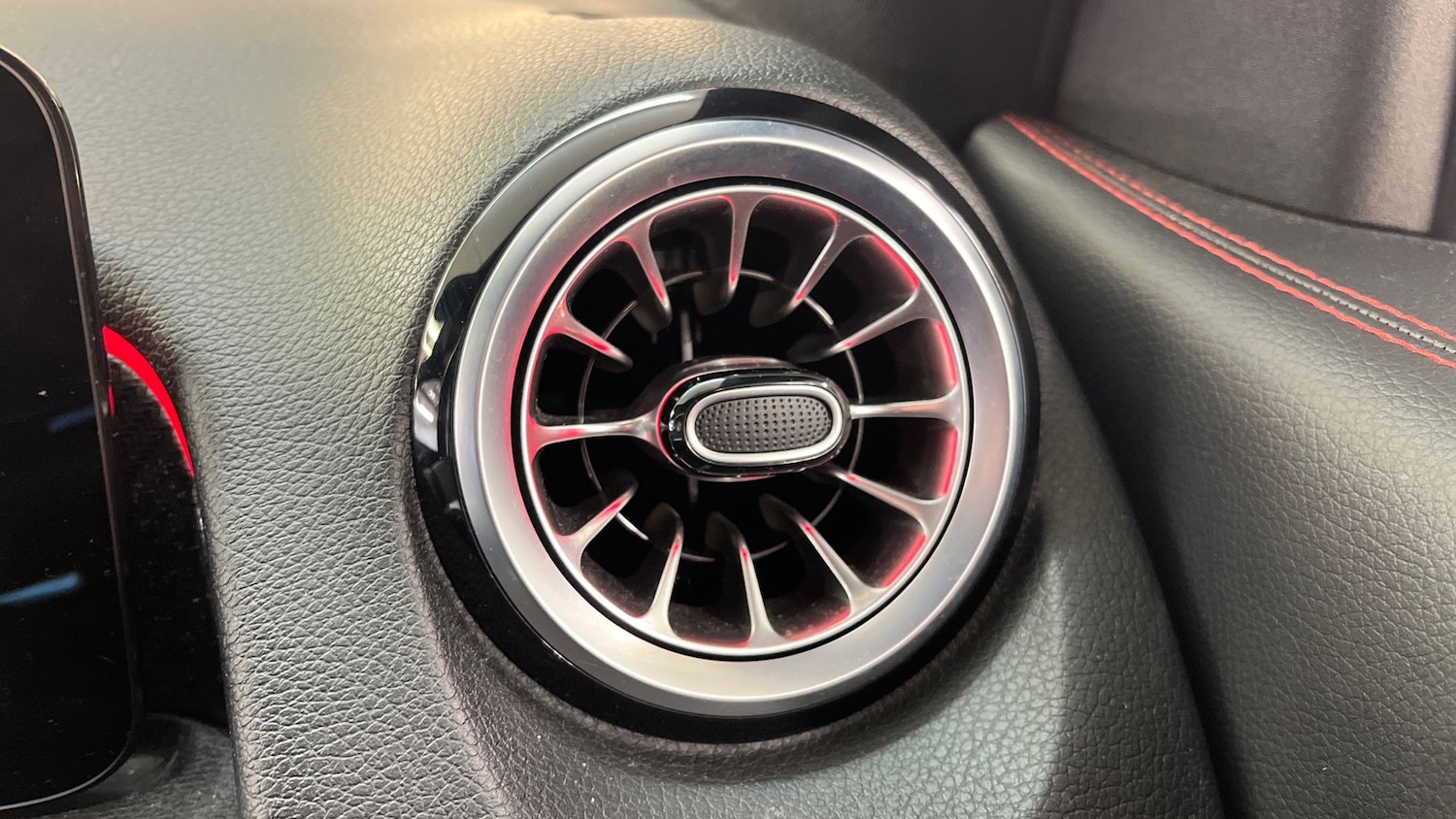 Used Mercedes-Benz GLB 2024 for sale - 77064354: Photo 21