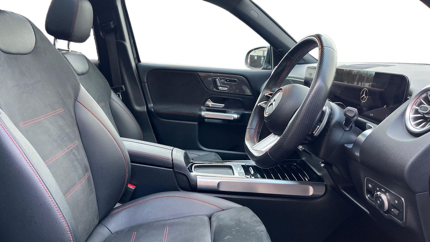 Used Mercedes-Benz GLB 2024 for sale - 77064354: Photo 3