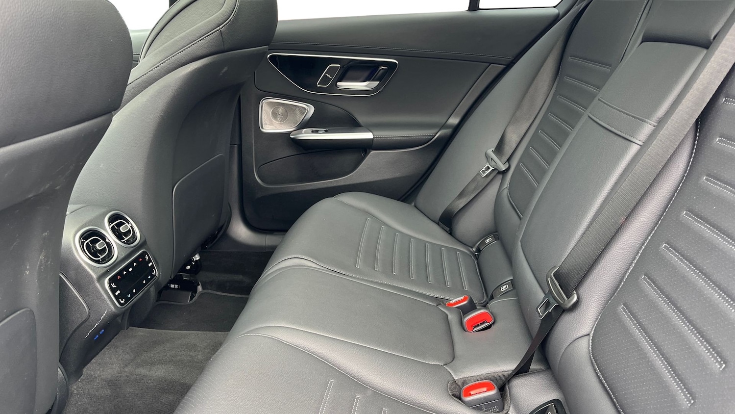 Used Mercedes-Benz C Class 2024 for sale - 76413664: Photo 9