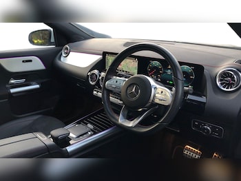 Used Mercedes-Benz EQA 2023 for sale - 76542937: Photo