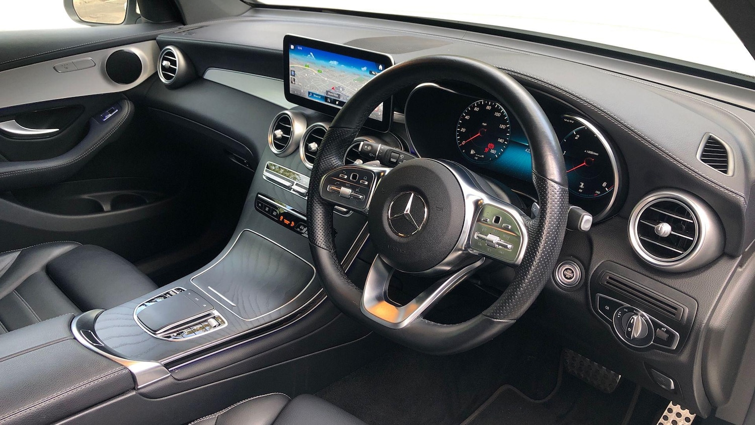 Used Mercedes-Benz GLC 2021 for sale - 76413704: Photo 3