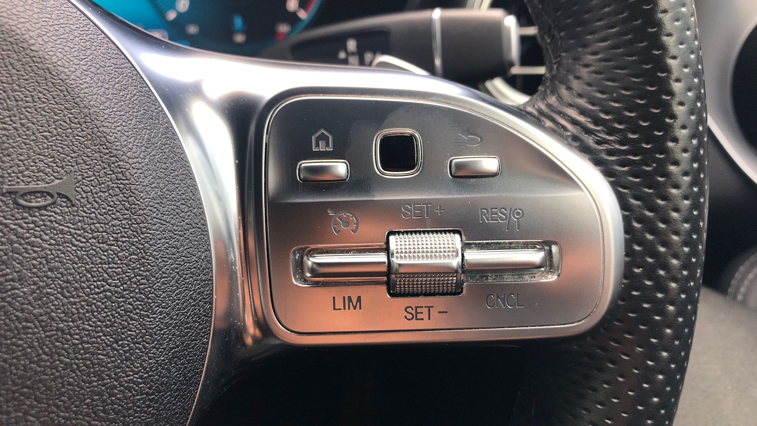 Used Mercedes-Benz GLC 2021 for sale - 76413704: Photo 30