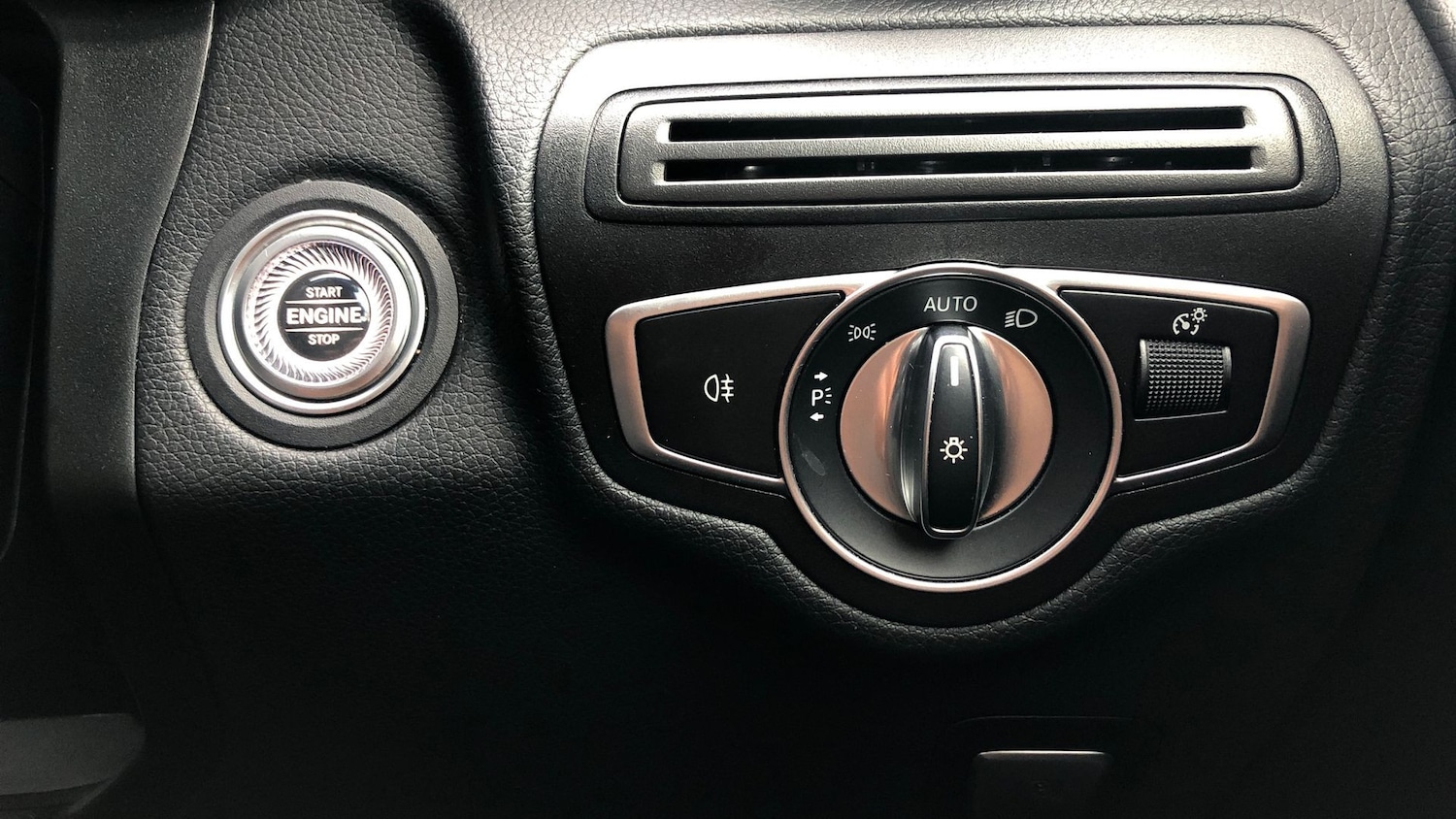 Used Mercedes-Benz GLC 2021 for sale - 76413704: Photo 33