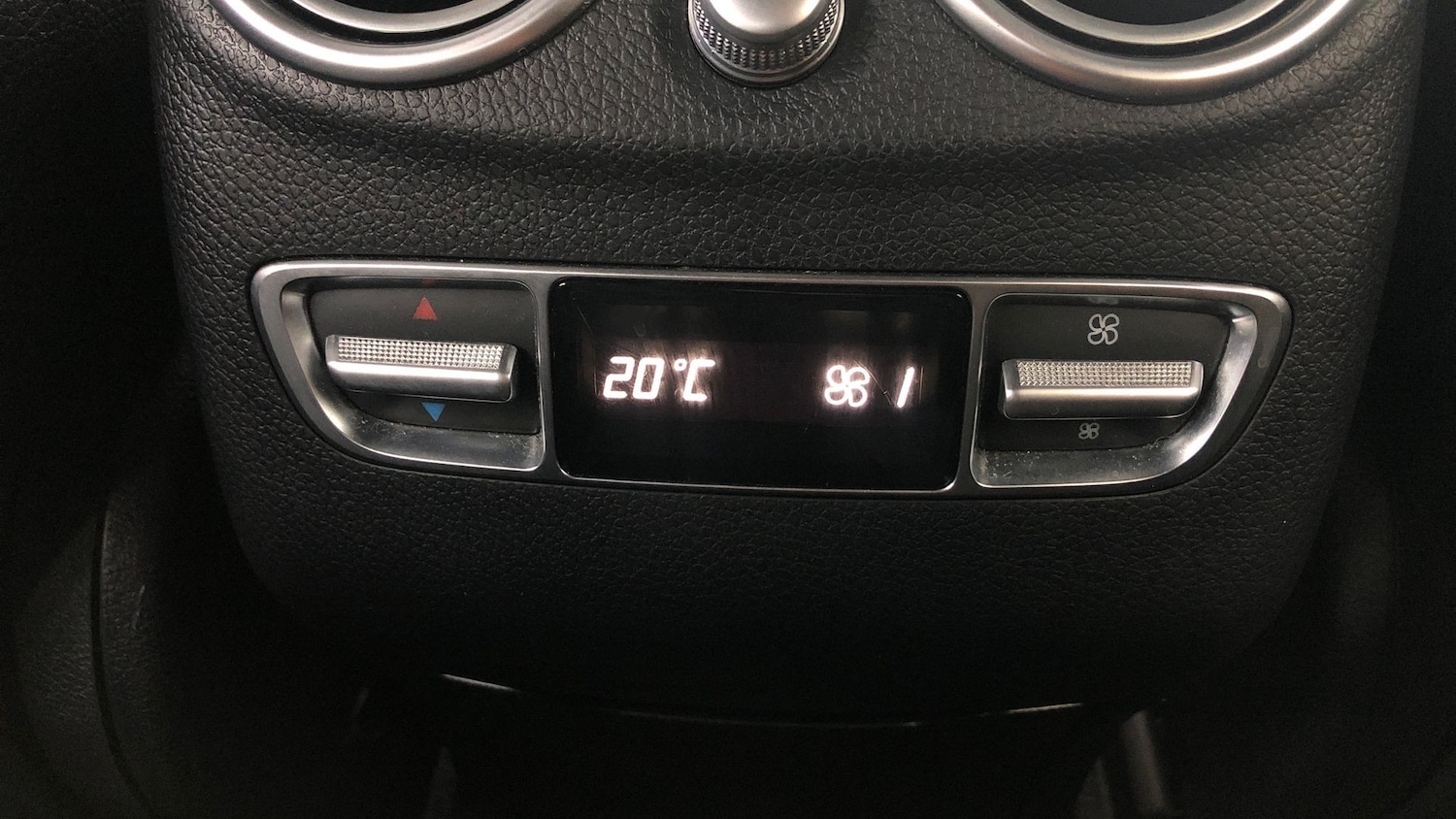 Used Mercedes-Benz GLC 2021 for sale - 76413704: Photo 38