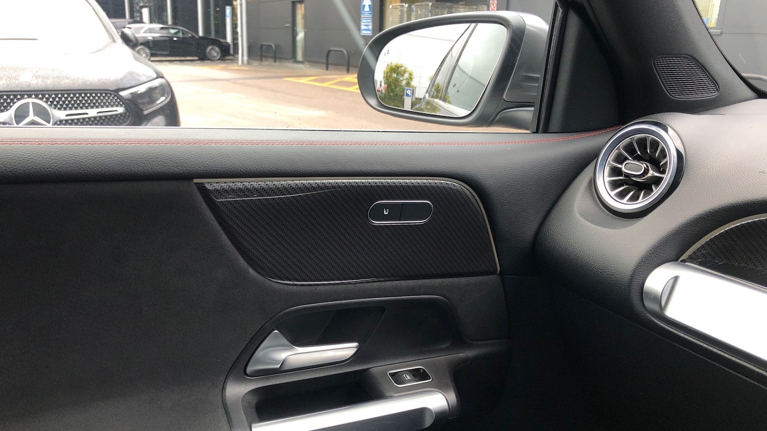 Used Mercedes-Benz GLB 2024 for sale - 77254237: Photo 30