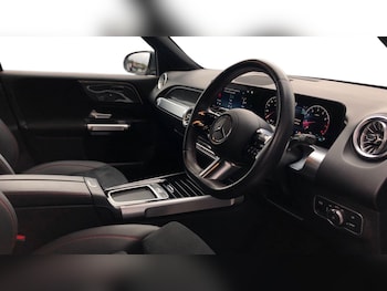 Used Mercedes-Benz GLB 2024 for sale - 77254237: Photo