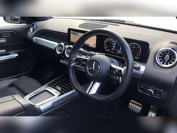 Used Mercedes-Benz GLC 2023 for sale - 77275154: Photo