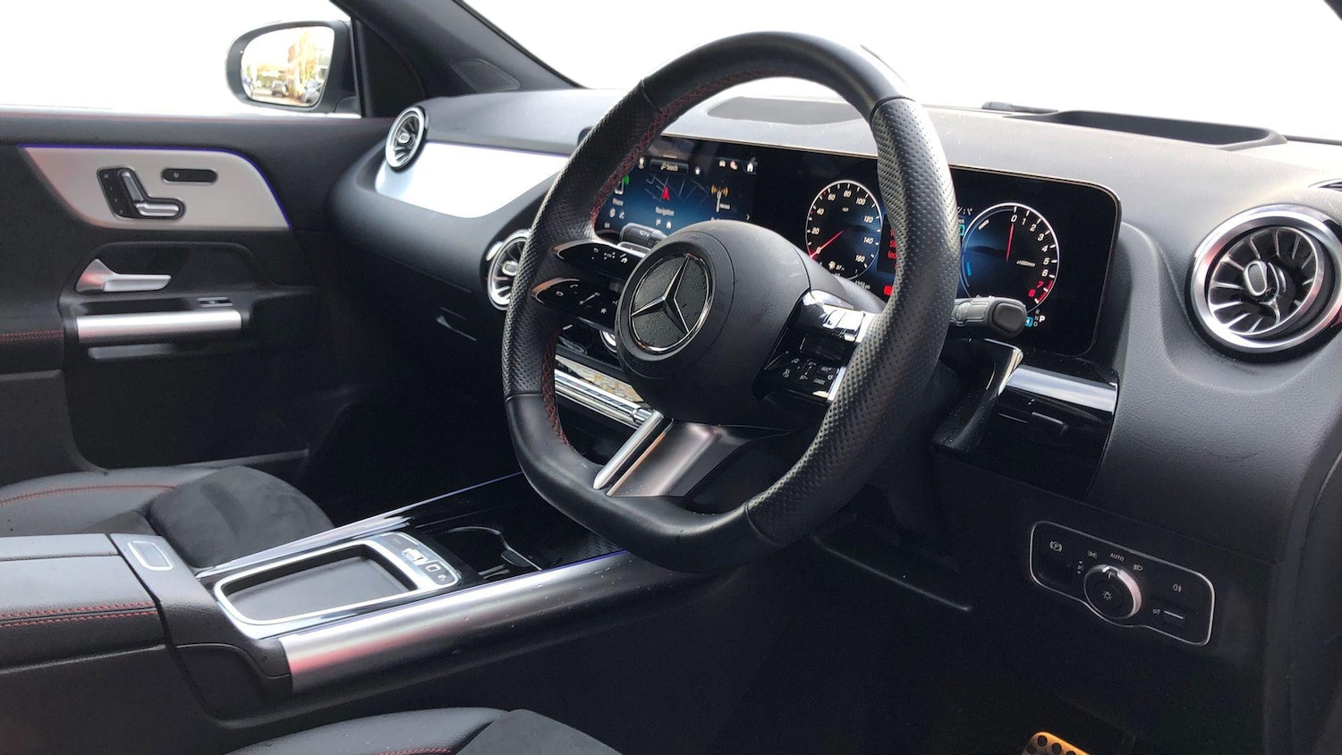 Used Mercedes-Benz GLA 2024 for sale - 77354997: Photo 3