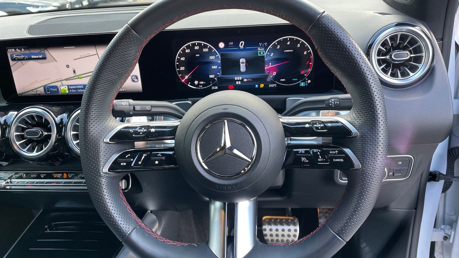 Used Mercedes-Benz GLB 2025 for sale - 76464535: Photo 31