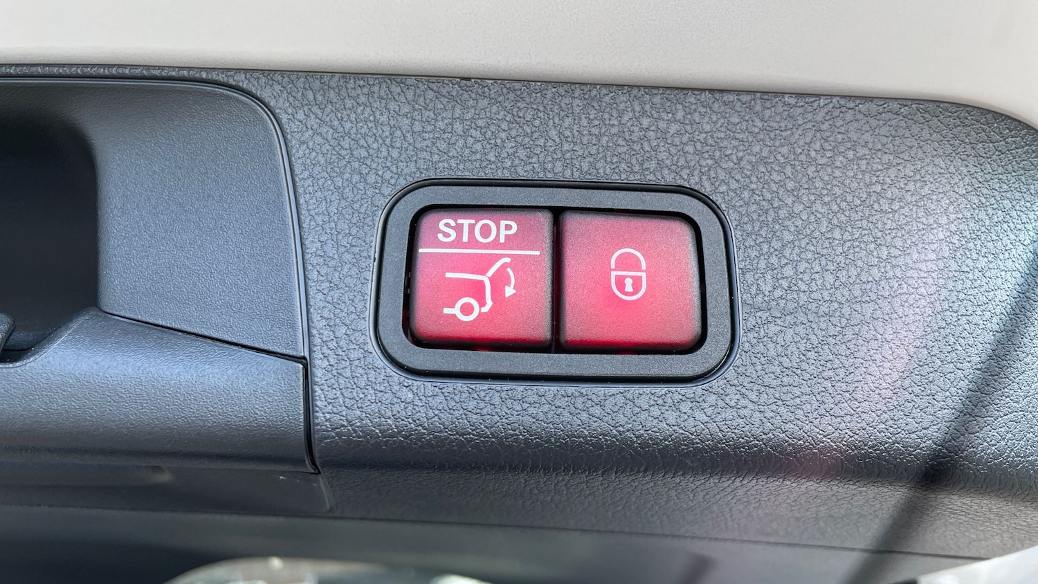 Used Mercedes-Benz GLB 2025 for sale - 76464535: Photo 38