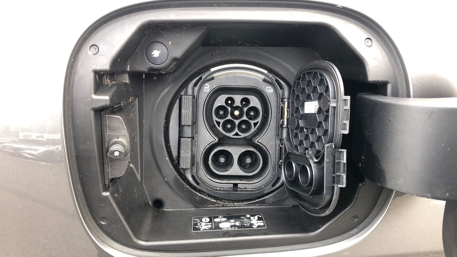 Used Mercedes-Benz EQA 2021 for sale - 76453396: Photo 25