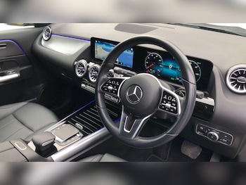 Used Mercedes-Benz EQA 2021 for sale - 76453396: Photo