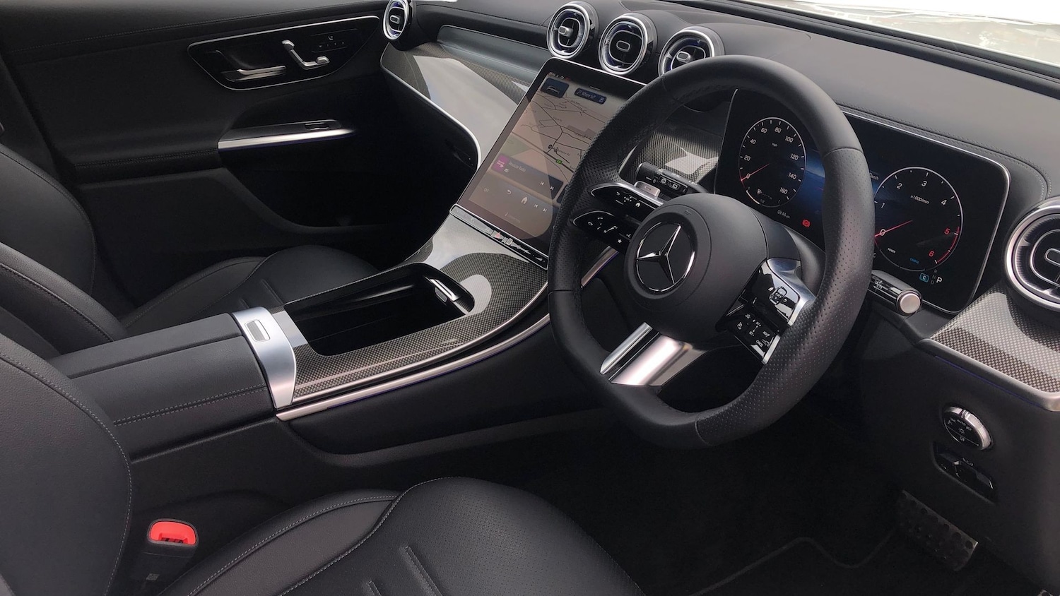 Used Mercedes-Benz GLC 2024 for sale - 76532288: Photo 3