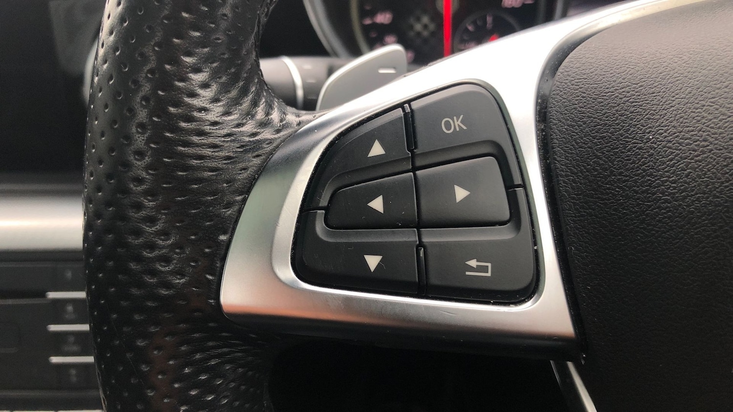 Used Mercedes-Benz SLC 2017 for sale - 76413832: Photo 19