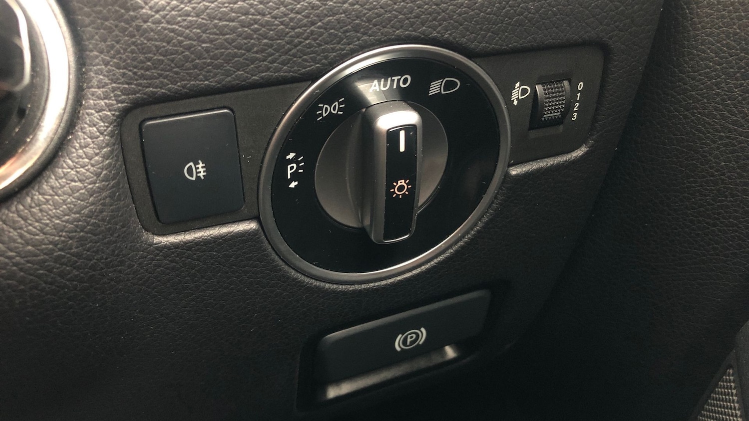 Used Mercedes-Benz SLC 2017 for sale - 76413832: Photo 36