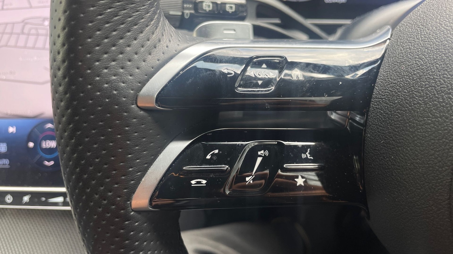 Used Mercedes-Benz GLC 2023 for sale - 76413653: Photo 9