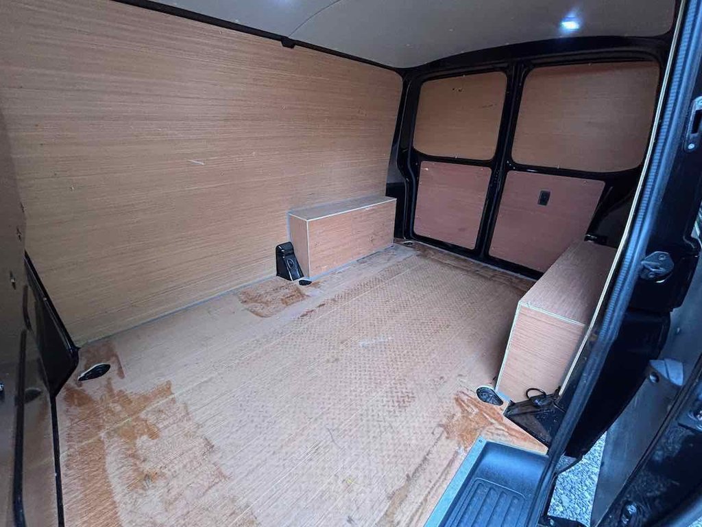 Used Volkswagen Transporter 2022 for sale - 76345417: Photo 32
