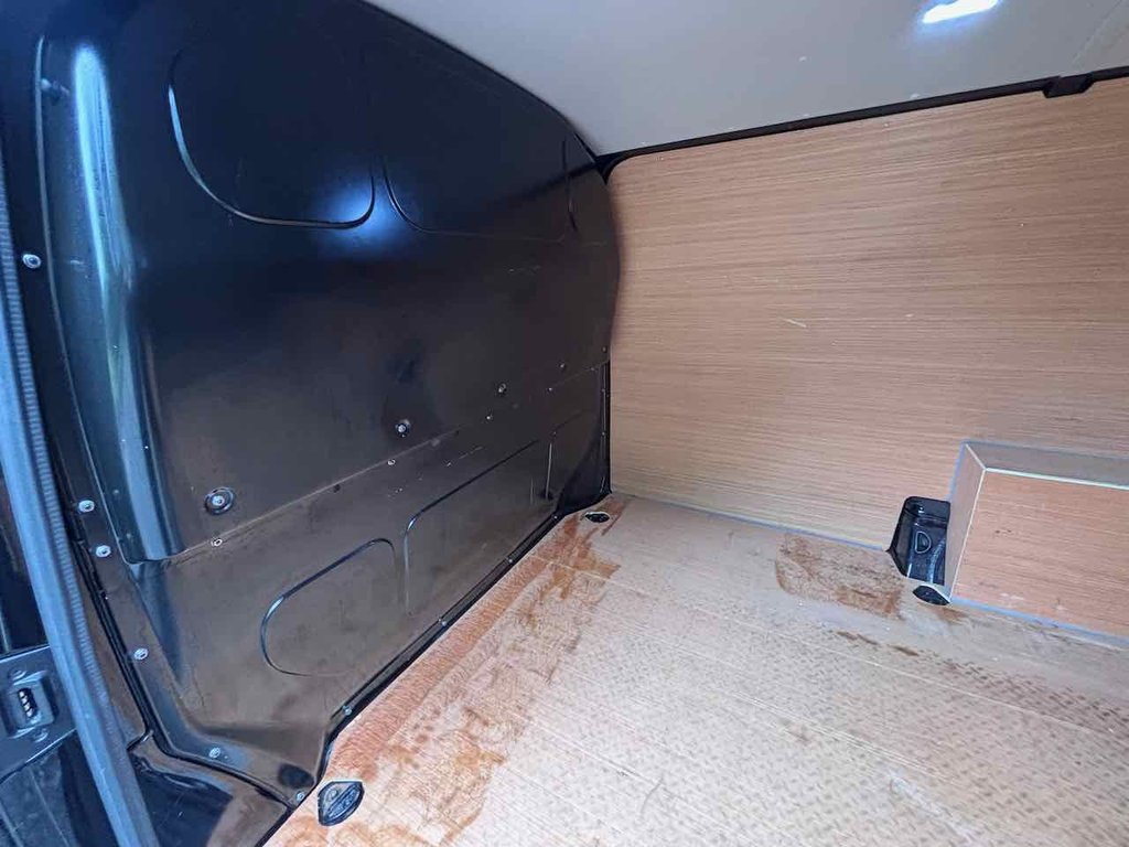 Used Volkswagen Transporter 2022 for sale - 76345417: Photo 33
