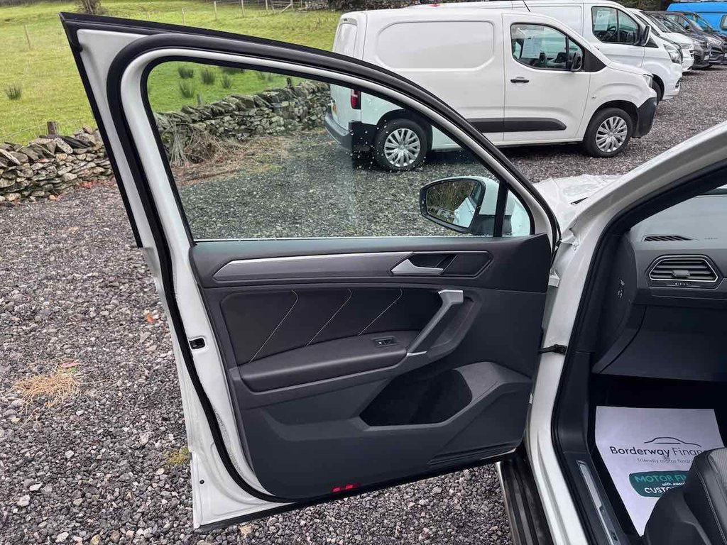 Used Volkswagen Tiguan 2016 for sale - 76559314: Photo 25