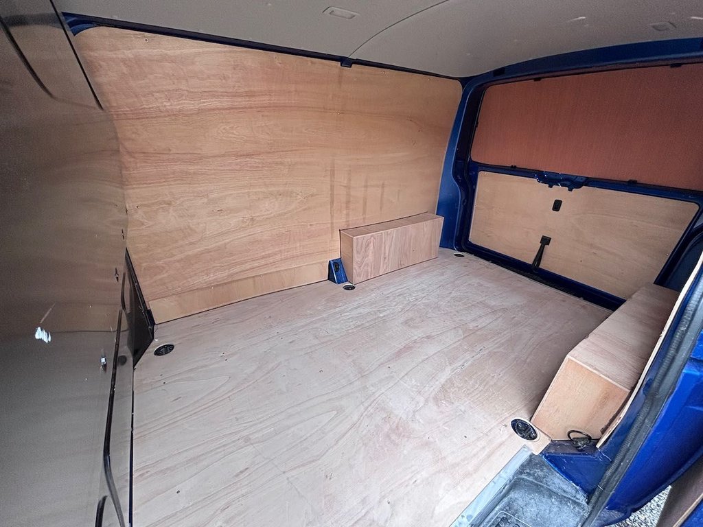 Used Volkswagen Transporter 2024 for sale - 77820496: Photo 15