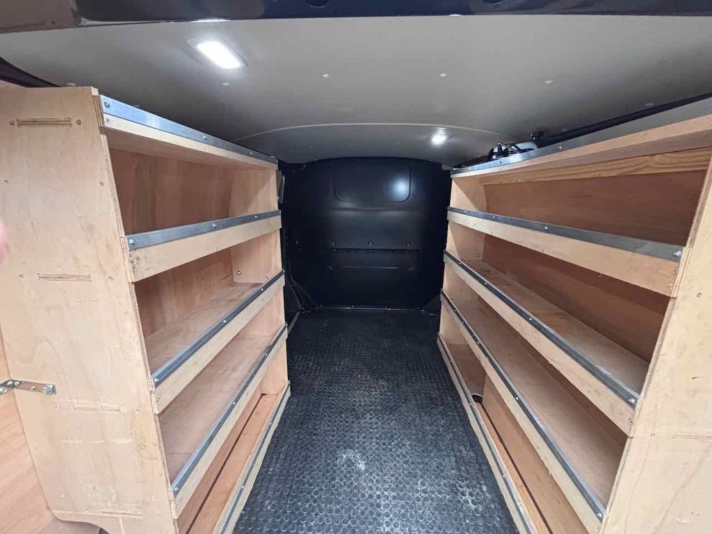 Used Volkswagen Transporter 2024 for sale - 76303562: Photo 12