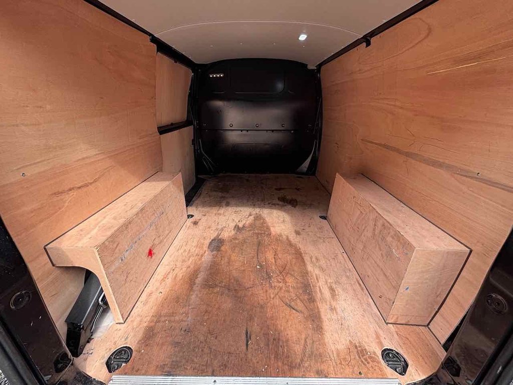 Used Volkswagen Transporter 2024 for sale - 76345147: Photo 10