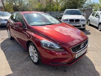 Used Volvo V40 2015 for sale - 78292502: Photo