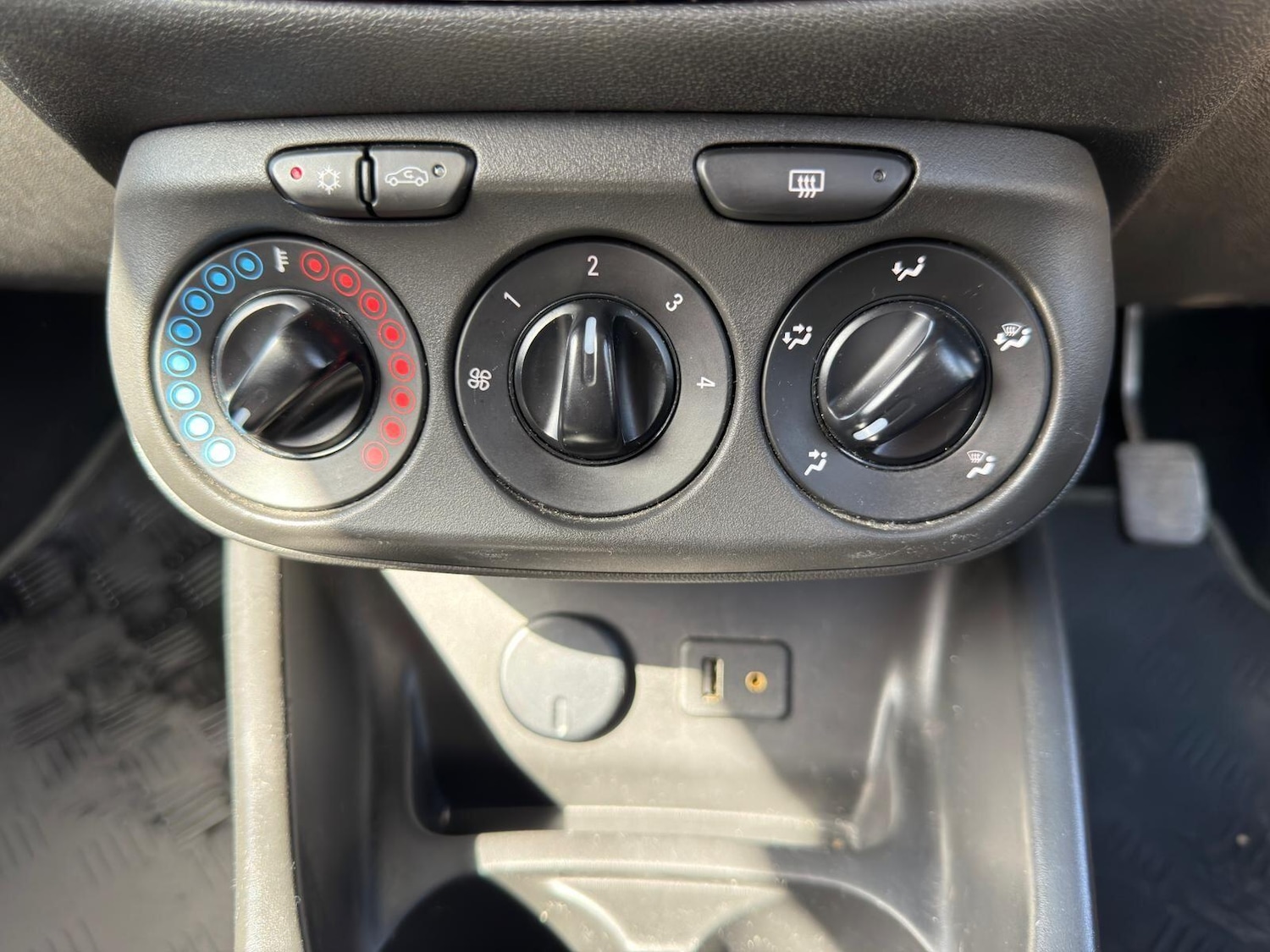 Used Vauxhall Corsa 2015 for sale - 78170623: Photo 20