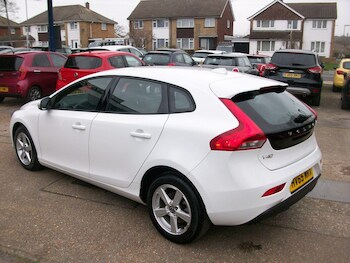 Used Volvo V40 2015 for sale - 77853582: Photo