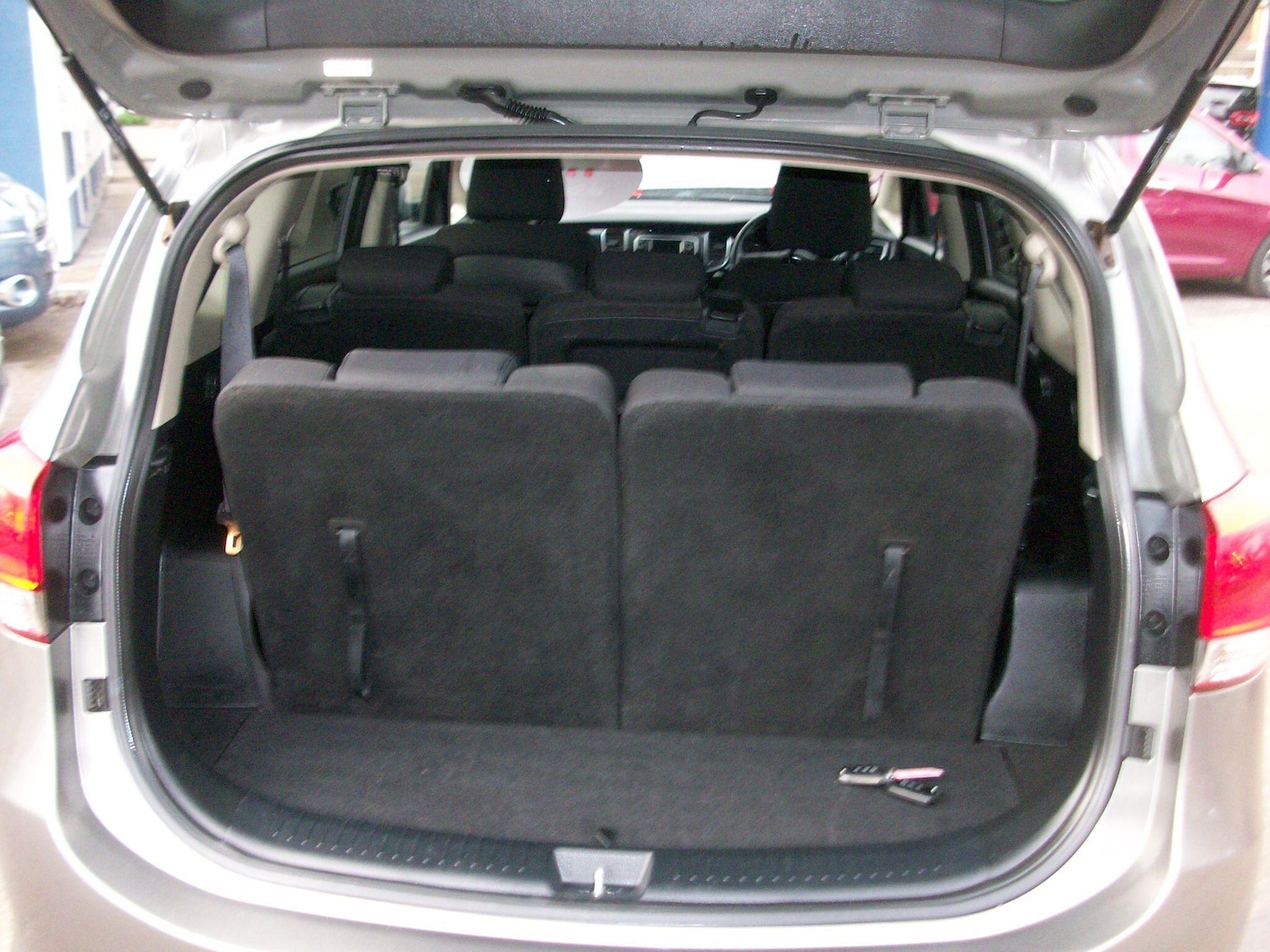 Used Kia Carens for sale - 77824767: Photo 6