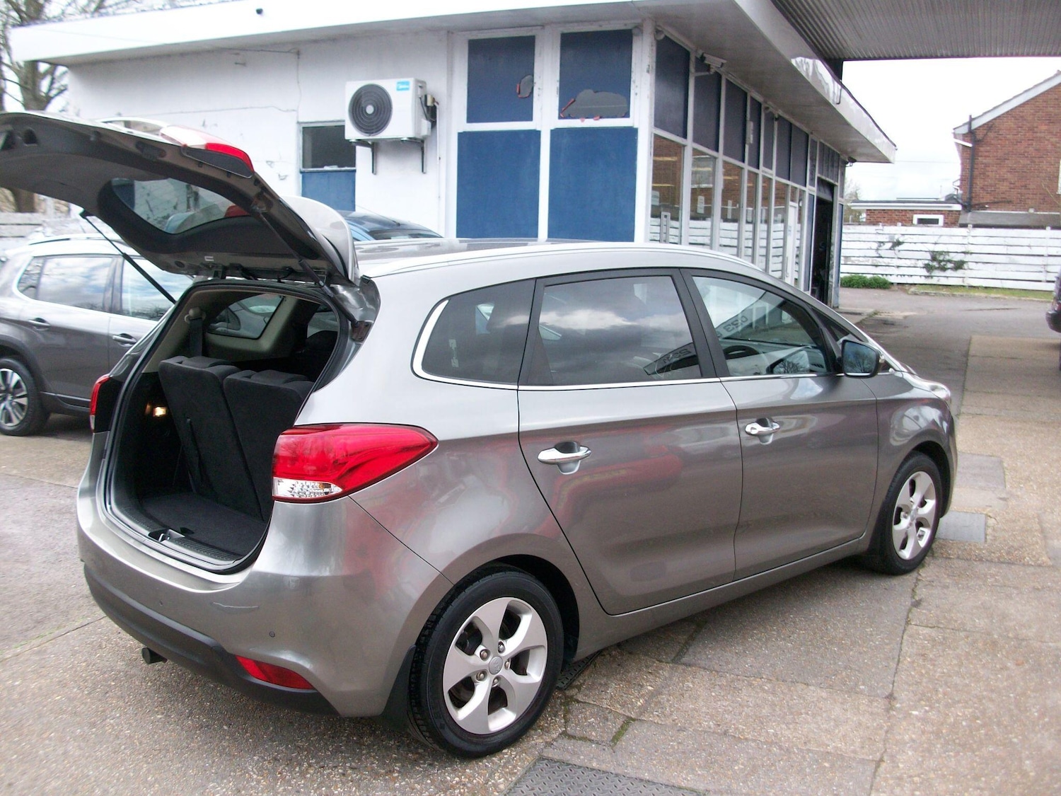 Used Kia Carens for sale - 77824767: Photo 7