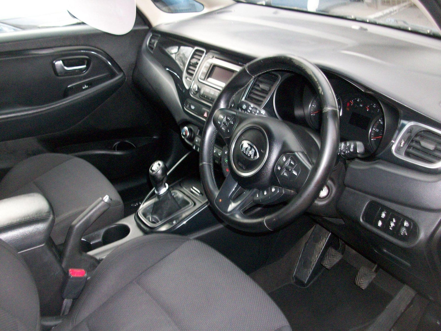 Used Kia Carens for sale - 77824767: Photo 9