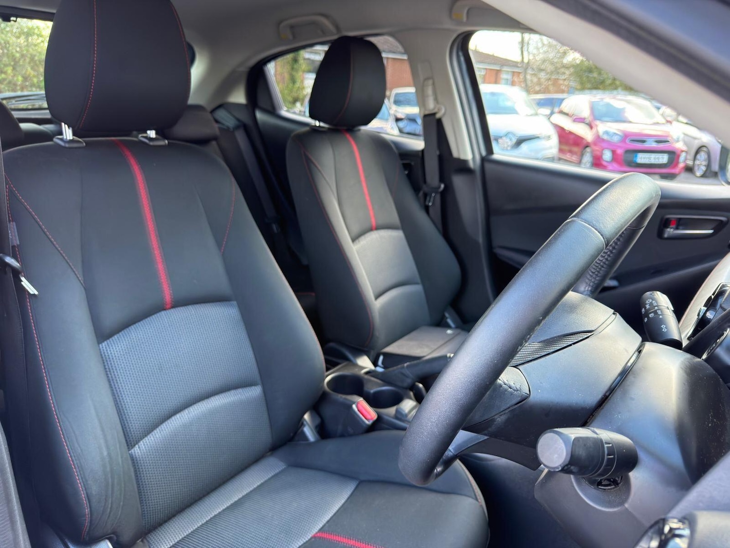 Used Mazda Mazda2 2015 for sale - 78086851: Photo 15