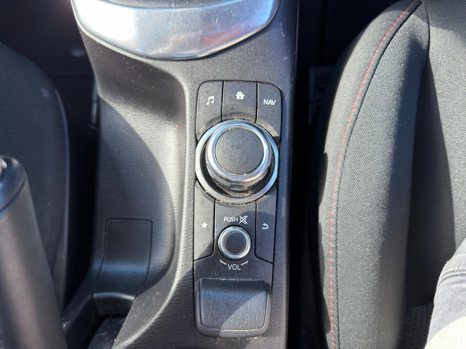 Used Mazda Mazda2 2015 for sale - 78086851: Photo 22