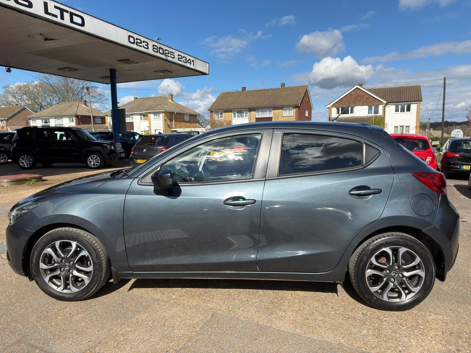 Used Mazda Mazda2 2015 for sale - 78086851: Photo 9