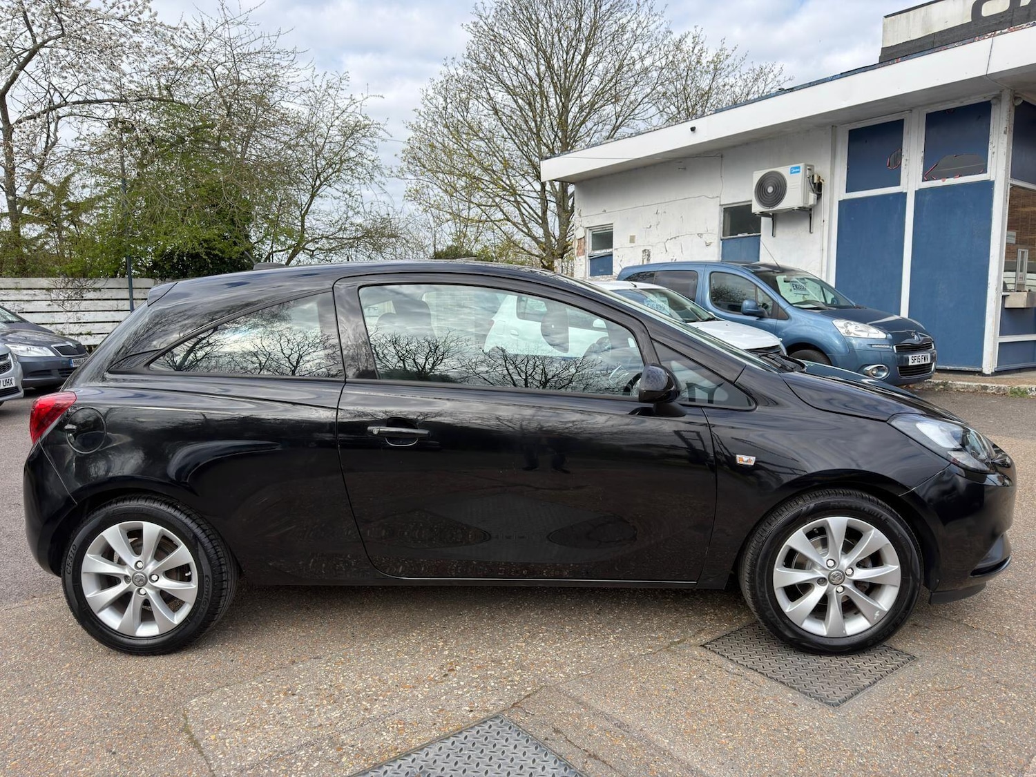 Used Vauxhall Corsa 2017 for sale - 78086712: Photo 4